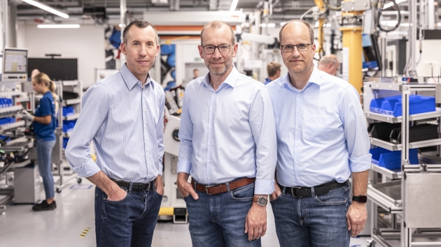 Bosch erhält Deutschen Zukunftspreis für Brennstoffzellen-Antriebssystem - Das Bosch-Team (v.l.): Pierre Andrieu, Christoffer Uhr und Kai Weeber - Quelle: Deutscher Zukunftspreis/Ansgar Pudenz
